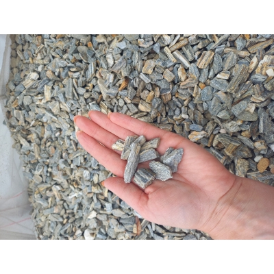 Kora Kamienna szaro-brązowa gnejsowa 8-16 mm kamień naturalny gnejs do ogrodu 1000 kg TONA