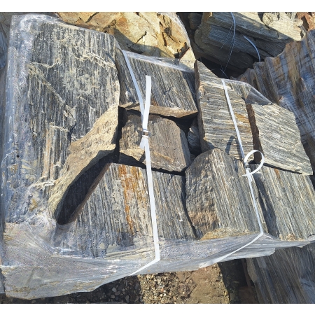 Kamień naturalny gnejs pasiasty ścieżkowy na ścieżkę grubość 5-8 cm 1000 kg TONA