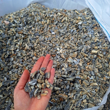 Kora Kamienna szaro-brązowa gnejsowa 8-16 mm kamień naturalny gnejs do ogrodu 1000 kg TONA