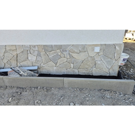 Gnejs Beżowy kamień naturalny elewacyjny na elewację ścianę mała płytka 1-3 cm